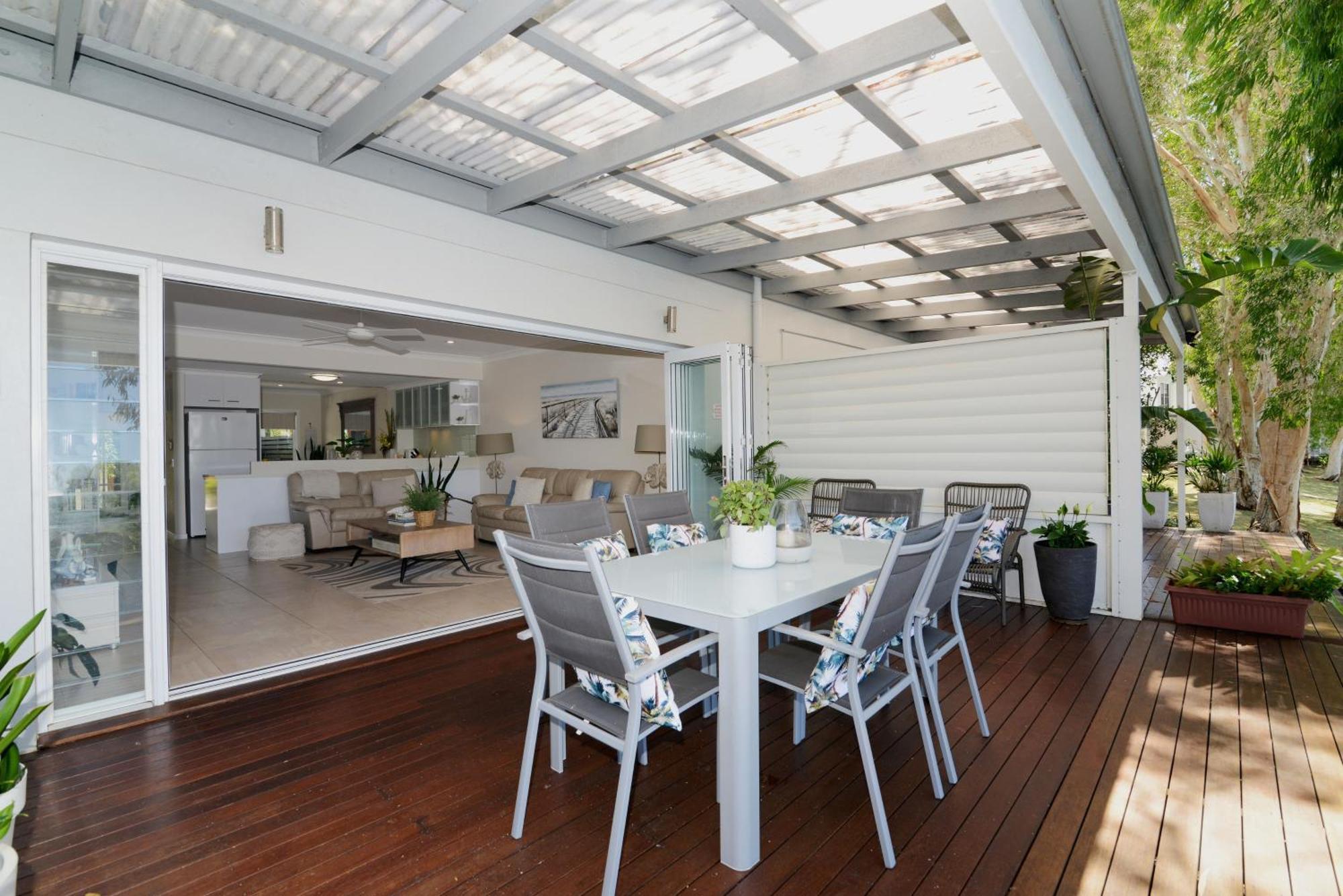 Noosa Entrance Waterfront Resort Noosaville Εξωτερικό φωτογραφία