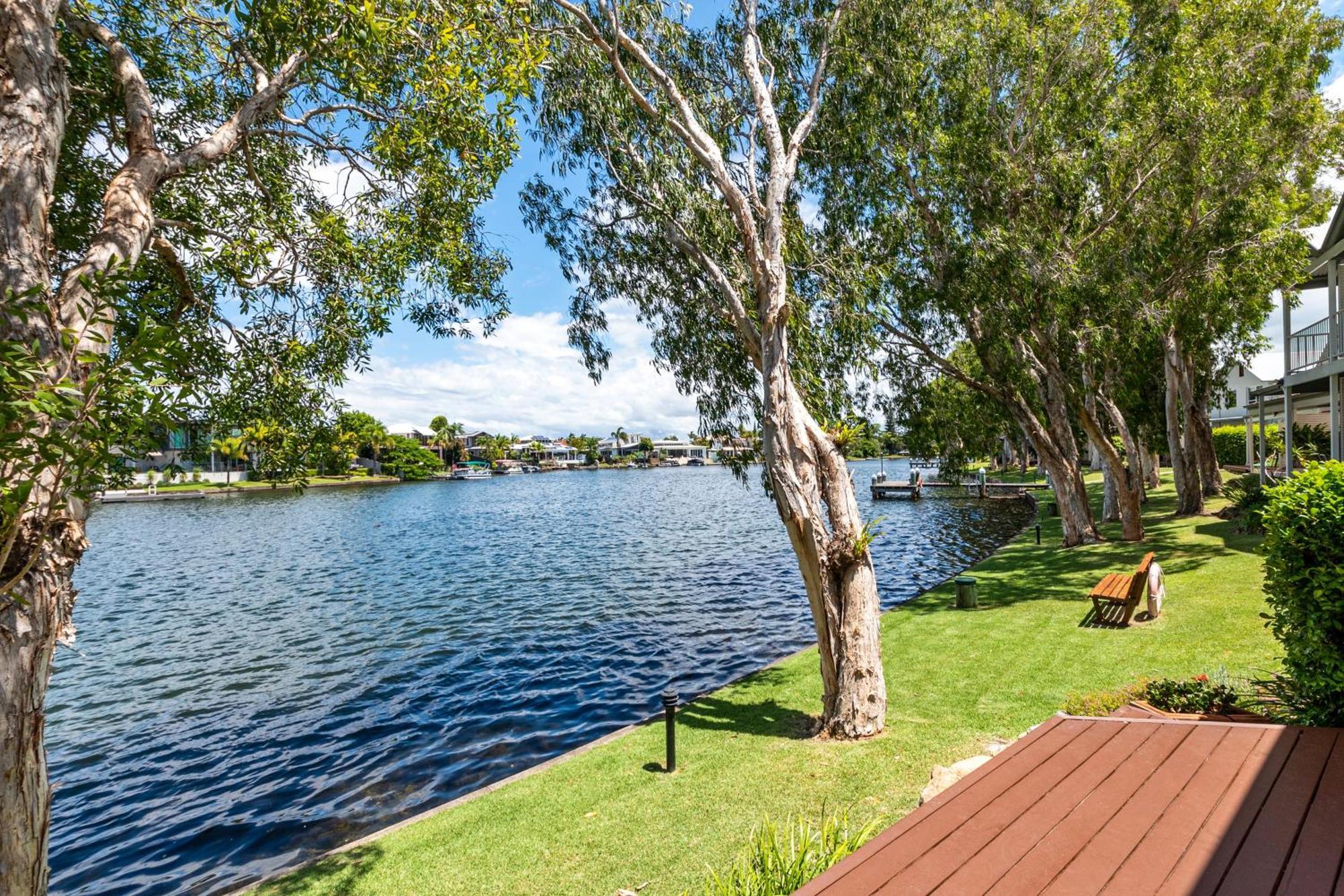 Noosa Entrance Waterfront Resort Noosaville Εξωτερικό φωτογραφία